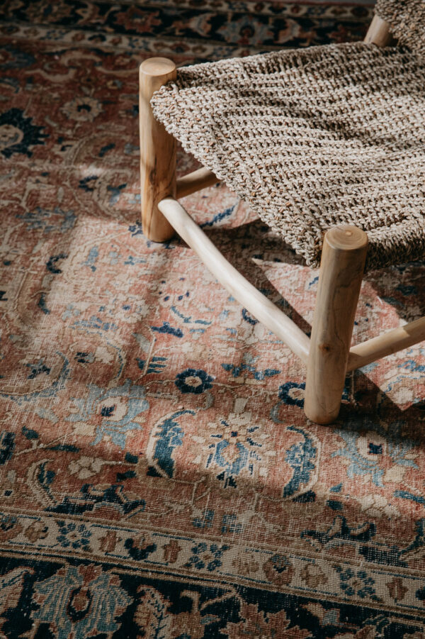 כורסא עץ גולמי וחבל