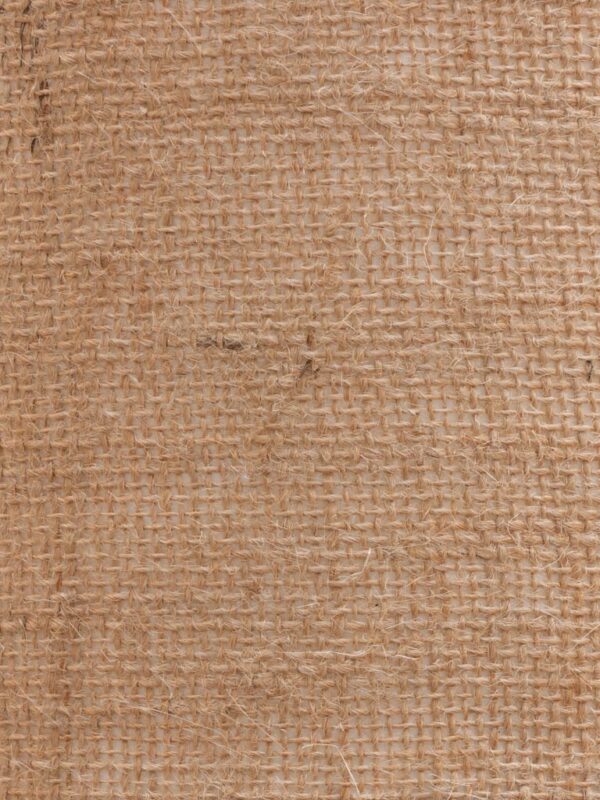 תאורת שולחן מעוצבת, עדינה ורכה, קרמיקה ואהיל כותנה